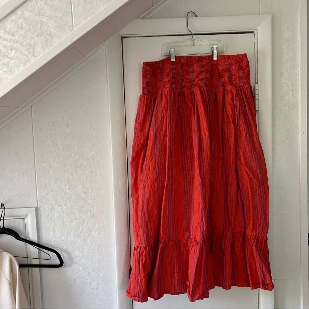 Super cute Universal Thread Maxi Skirt with Pockets
